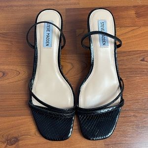 Steve Madden| shoes | Loft Kitten Heel In Black. Size 8